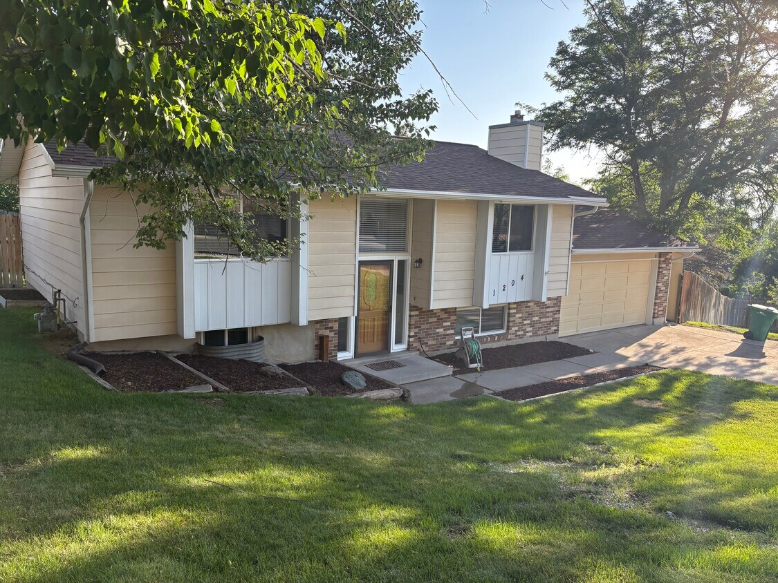 Primary Photo - 1204 E 9520 S