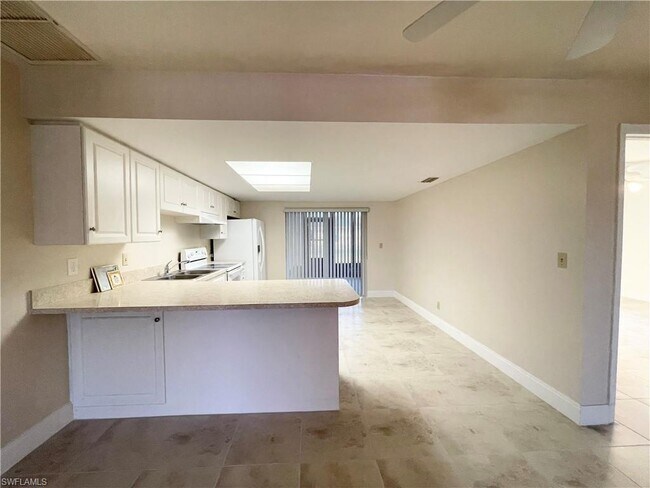 Foto del edificio - 615 SE 14th Terrace