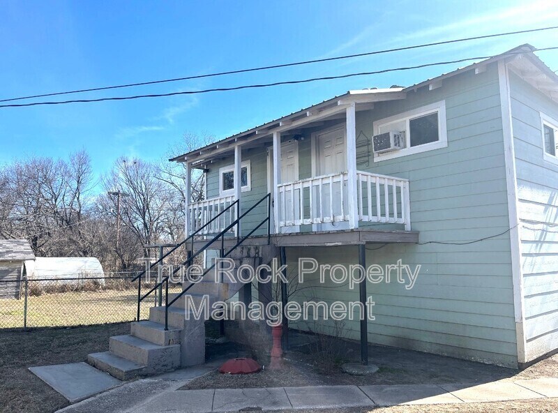 Primary Photo - 531 W 9th St