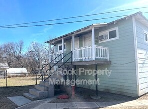 Building Photo - 531 W 9th St