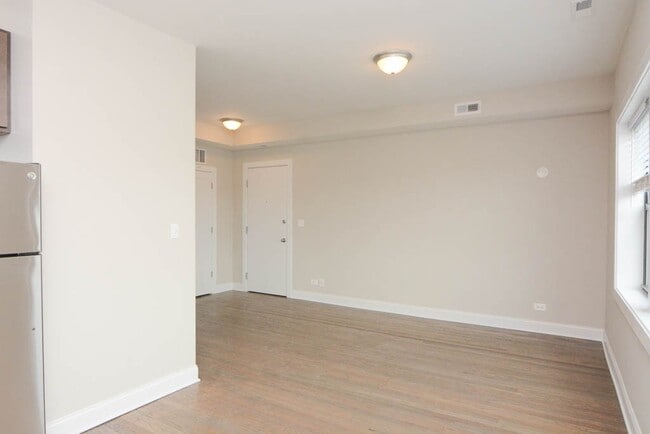 Building Photo - 3407 W Fullerton Ave