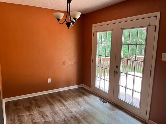 Building Photo - 3BR/ 1.5BA, Home in Rocky Hill