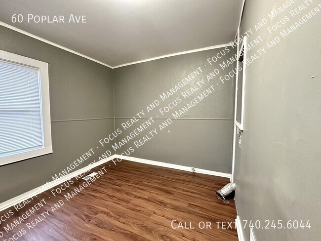 Foto del edificio - 60 Poplar Ave