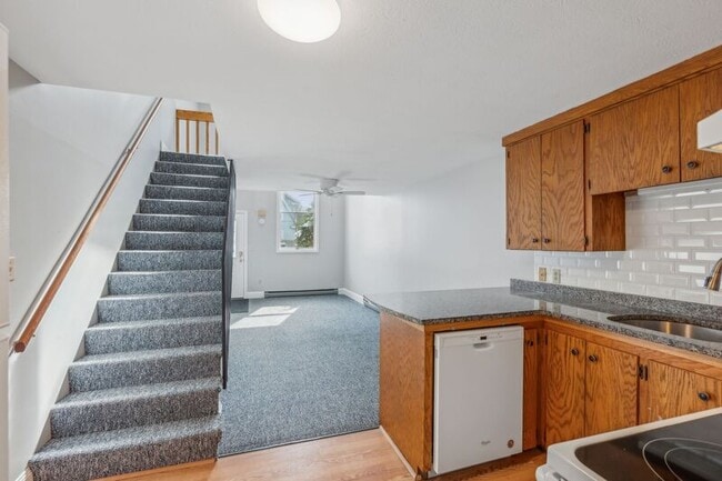 Photo - 210 Beach St Apartment