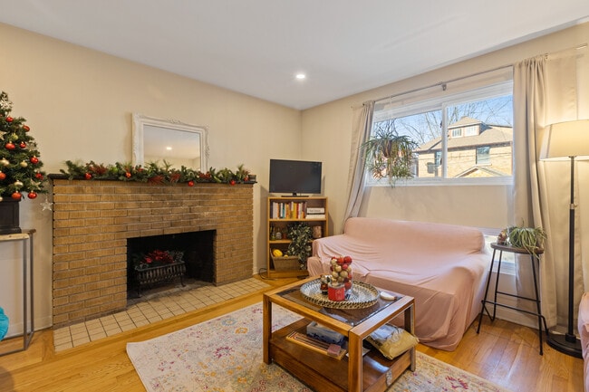 Building Photo - 78 Aylmer Av