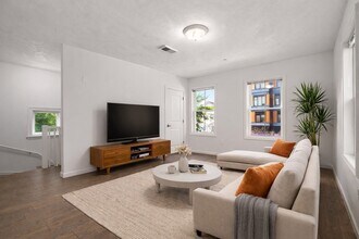 Building Photo - 599 Broadway