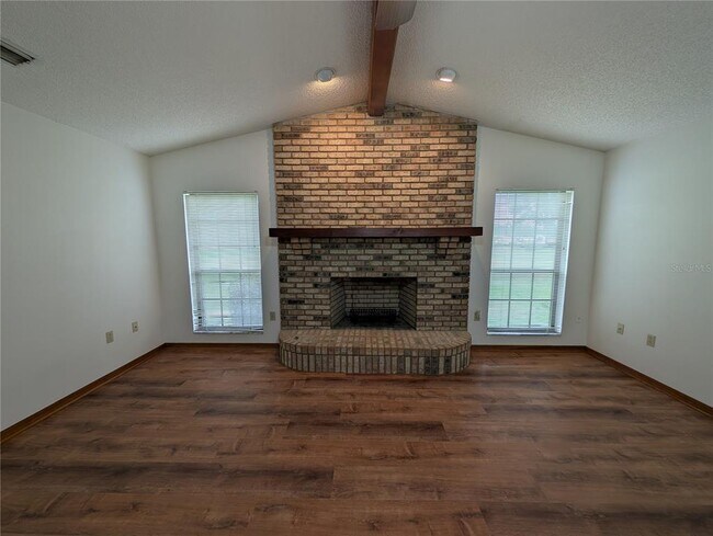 Foto del edificio - 3930 N Forbes Rd