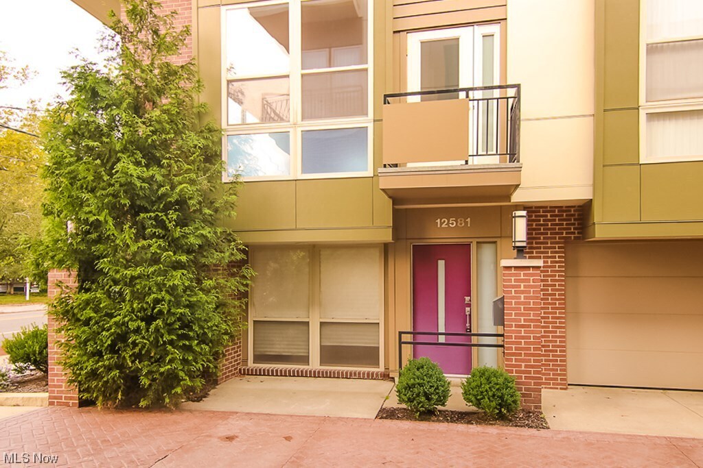 Primary Photo - 12581 Larchmere Blvd