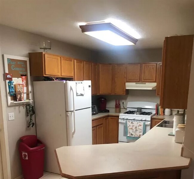 Building Photo - 4825 N Britton Dr