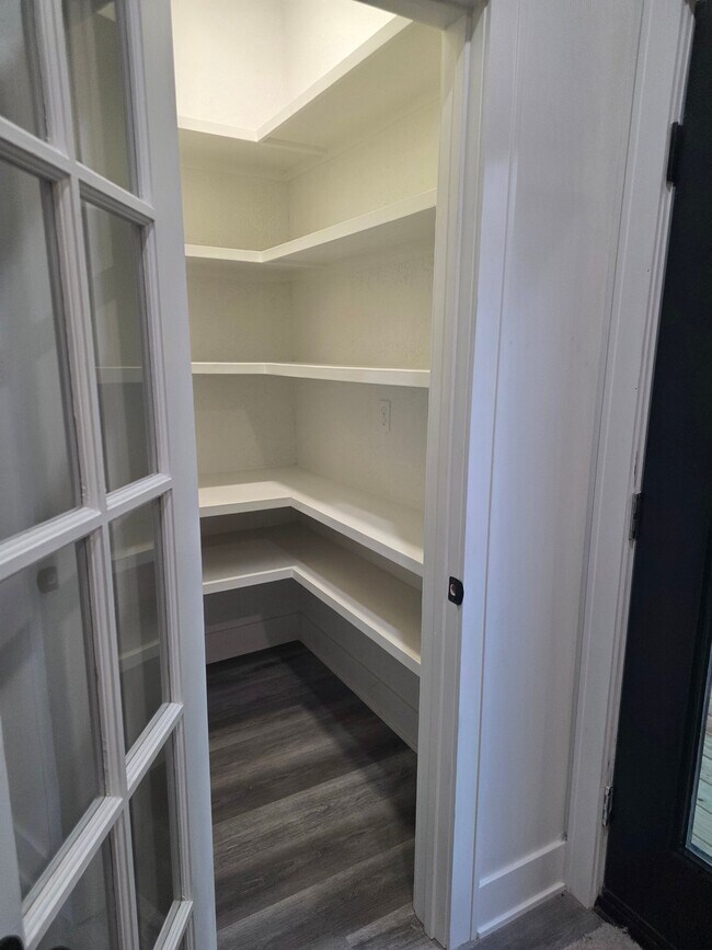 Foto del edificio - 3222 E 11th St