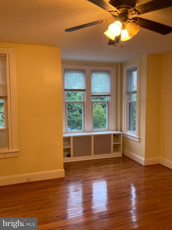 Foto del edificio - 407 12th St NE