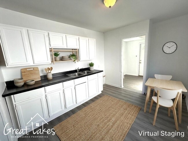 Building Photo - Charming 3 Bedroom 1 Bathroom now available for rent