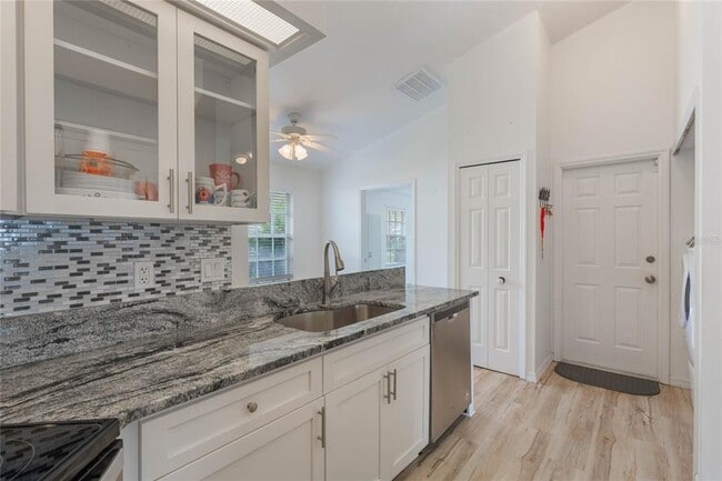 Building Photo - 615 Juniper Way