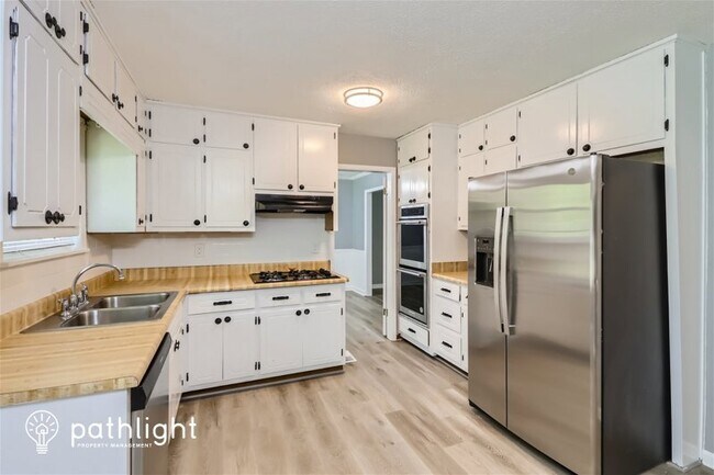 Building Photo - 8296 Bridgewater Place, Riverdale, GA, 30296
