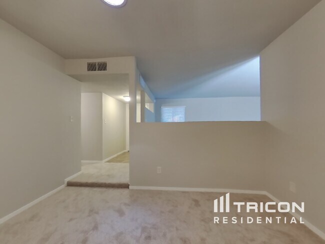 Building Photo - 1349 W Morrow Dr