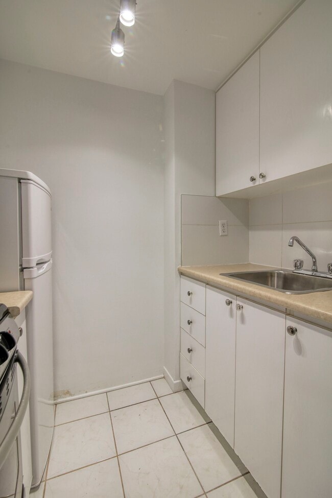 Building Photo - 3455 Rue Aylmer