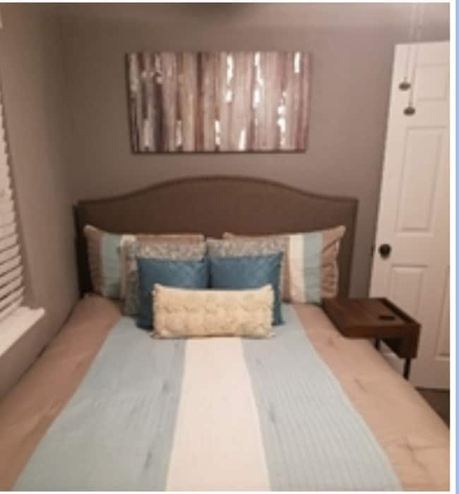 Building Photo - 6430 Athol Ave