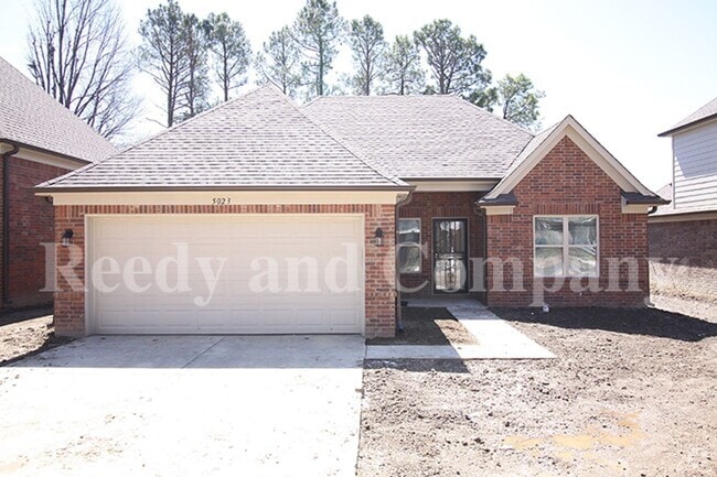 Building Photo - 5023 Acorn Dr