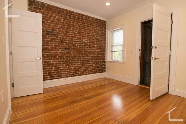 Foto del edificio - 1614 Beacon St