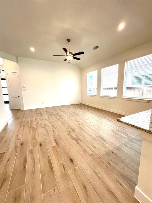 Foto del edificio - 27223 Lombard Wood Dr