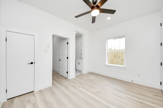 Foto del edificio - 4410 Allen St