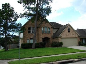 Building Photo - 2403 Blue Shadow Dr