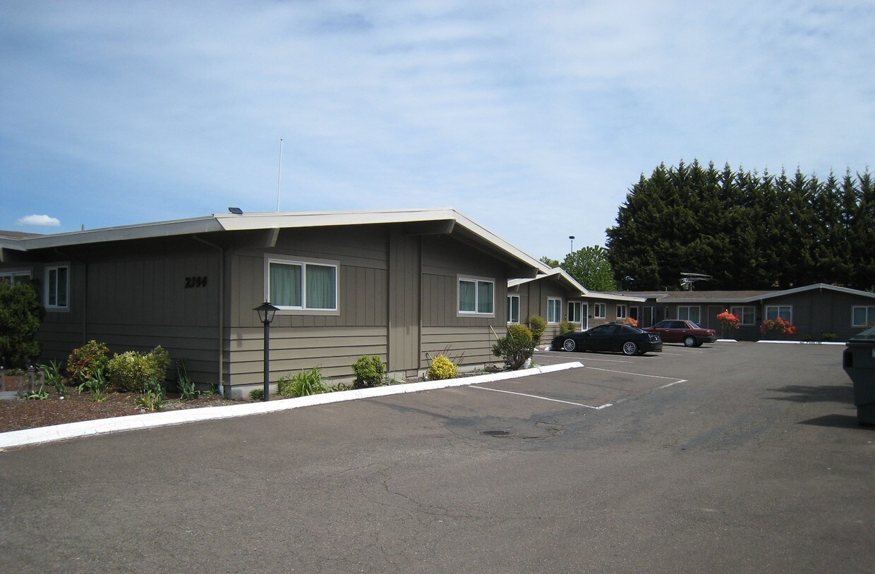 2144 NE Baker St, McMinnville, OR 97128 Apartments in McMinnville, OR