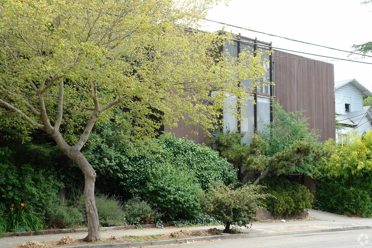 Foto del edificio - 2221-2223 Parker St