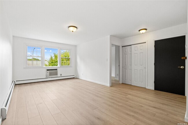 Foto del edificio - 212-74 16th Ave