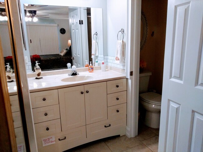 Habitación principal en suite - 205 Palmetto Ave