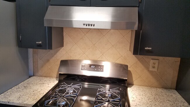 Foto del edificio - 418 Cottonwood Dr