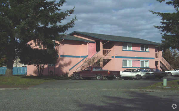 Primary Photo - Hillcrest Terrace Apartments