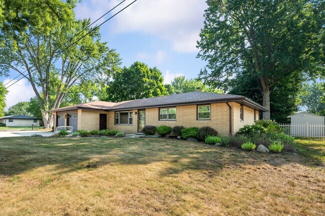 Foto del edificio - 1686 N Teakwood Dr