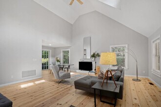 Building Photo - 11 The Pkwy