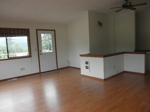 Building Photo - 35900 SE Mount Norway Dr
