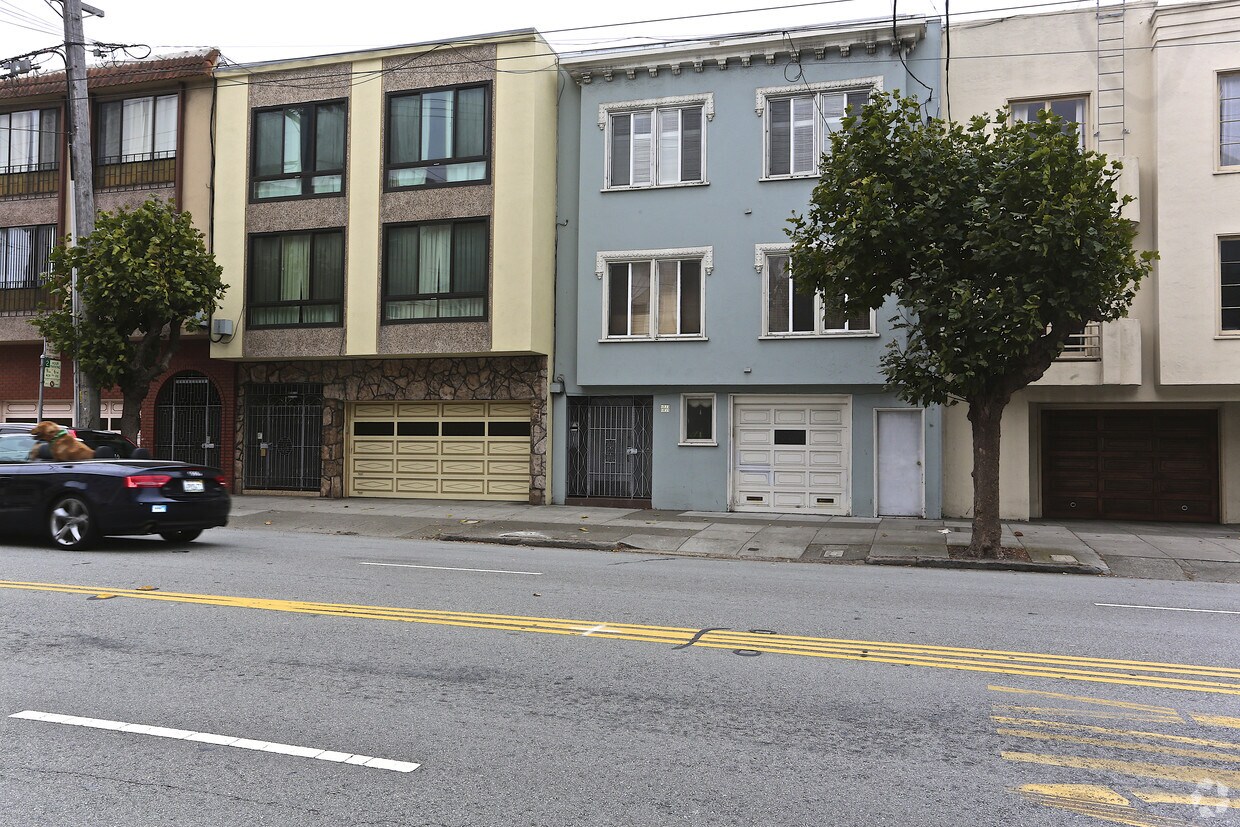 Foto del edificio - 5027 California St