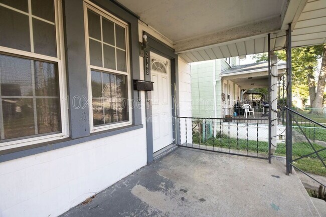 Foto del edificio - 2743 Steele Ave