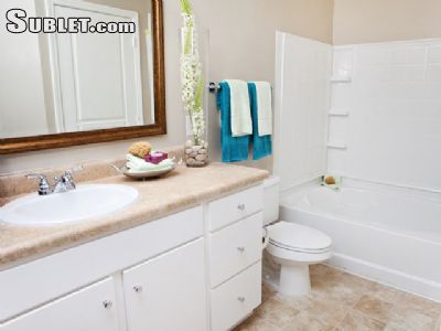 Foto principal - 3201 Lakeside View Ct
