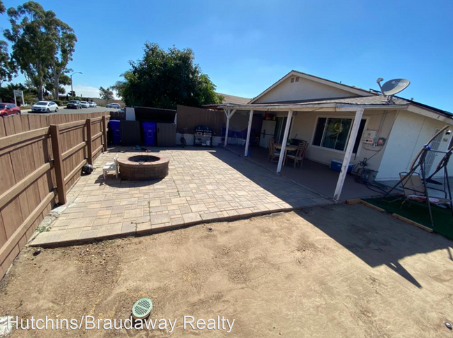 Building Photo - 3 br, 2 bath House - 1966 Avenida De La Cruz