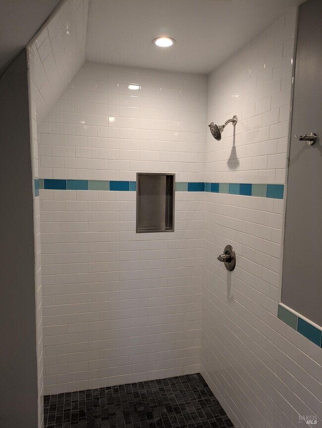 Foto del edificio - 400 6th St