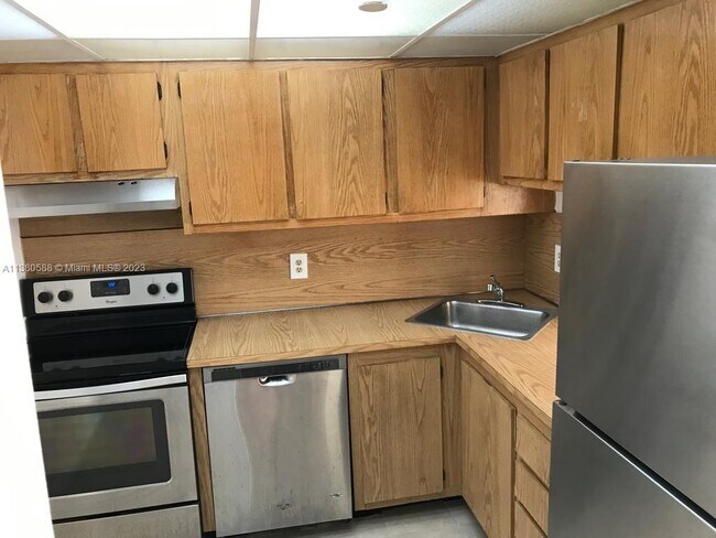 Foto del edificio - 1470 NE 123rd St