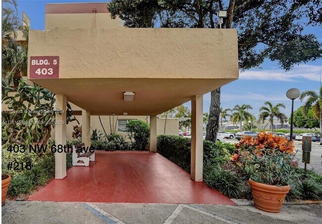Foto del edificio - 403 NW 68th Ave