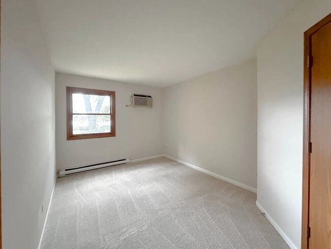 Building Photo - 4303 W Shamrock Ln