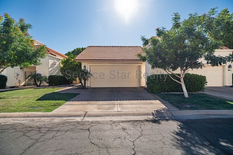 Foto principal - 8910 S Heather Dr