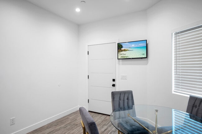 Foto del edificio - 13313 Wixom St