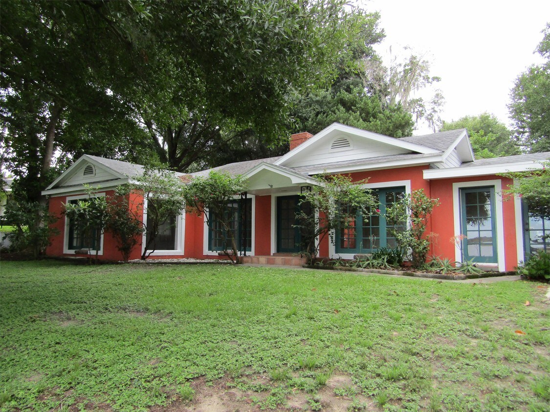 Foto principal - 618 S Lakeshore Blvd