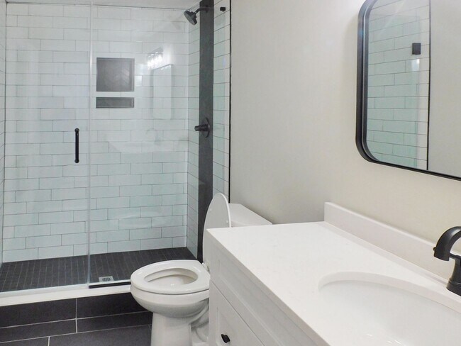 Foto del edificio - 19112 Lake Drive