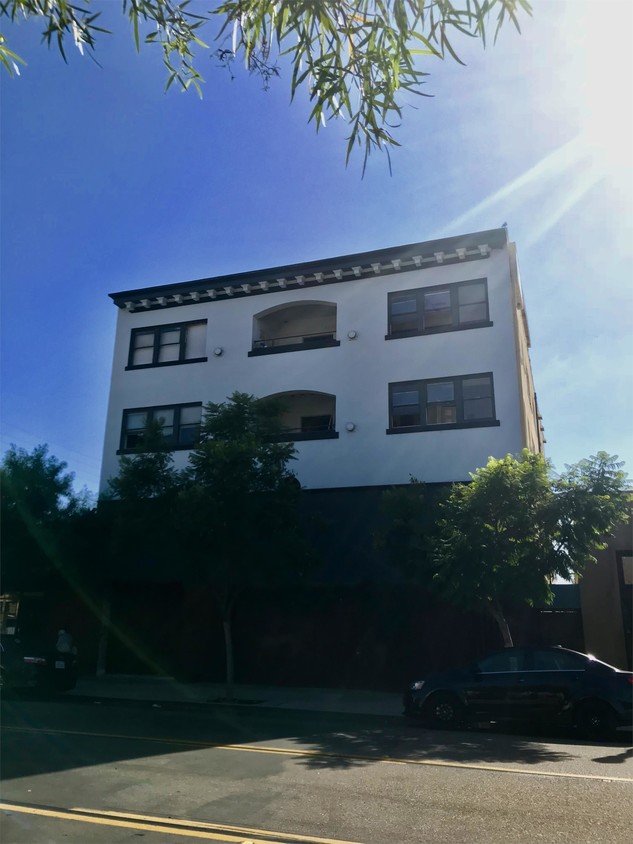 Primary Photo - 2171 Logan Ave