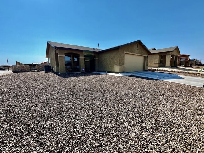 Building Photo - 749 Villa Romero Dr