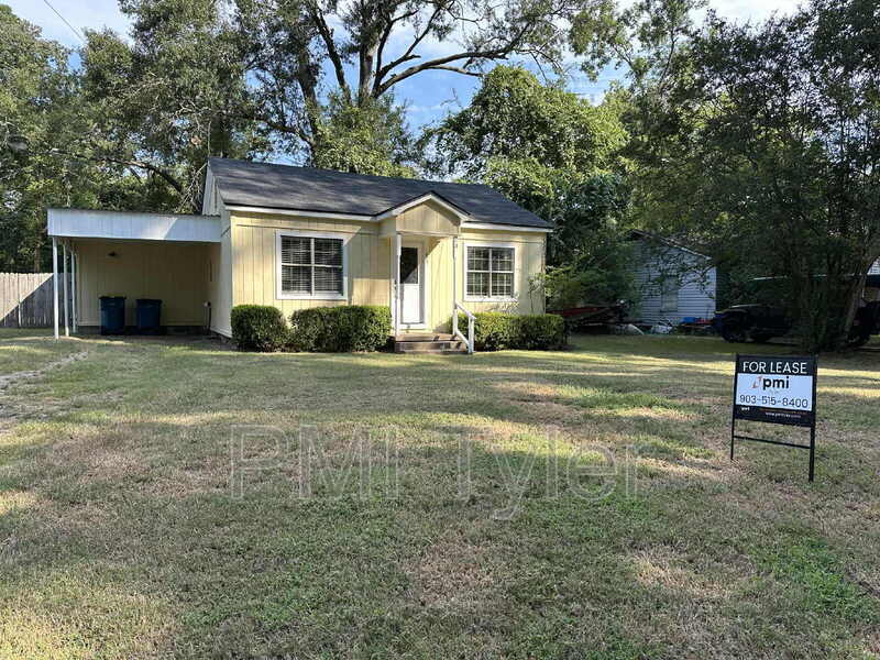 Foto principal - 427 Turkey Creek Dr